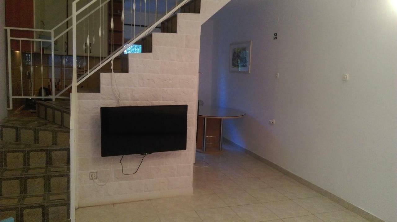 Apartman Restovic Бол Екстер'єр фото
