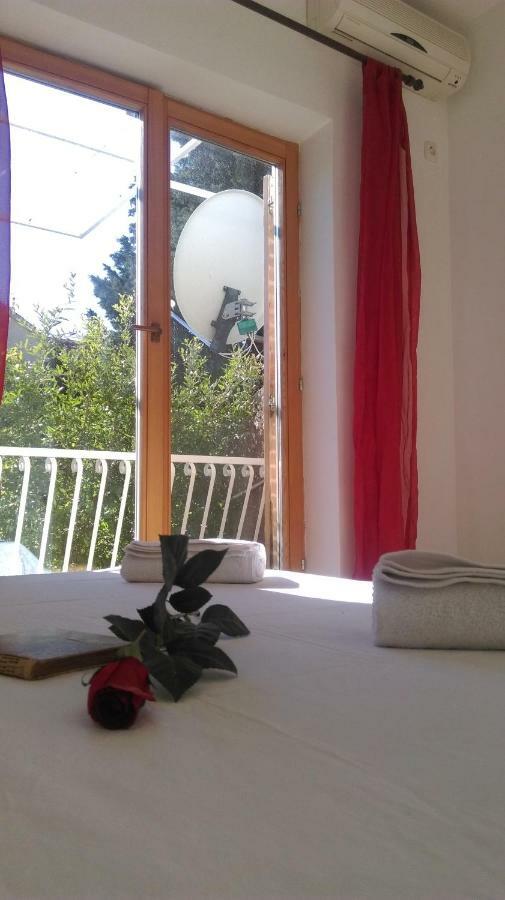 Apartman Restovic Бол Екстер'єр фото