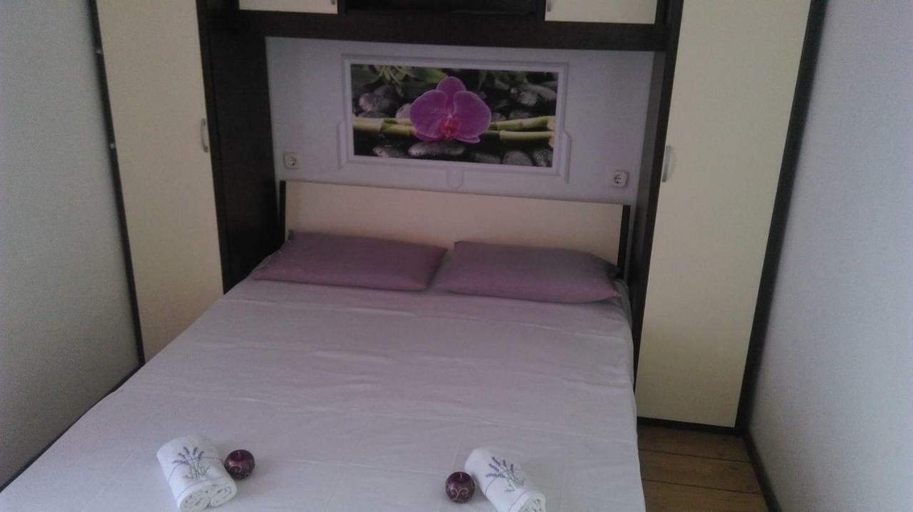 Apartman Restovic Бол Екстер'єр фото