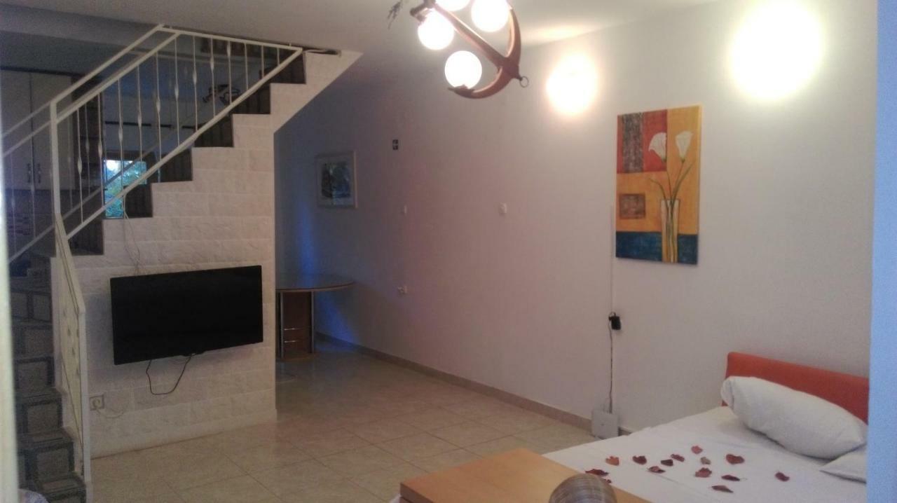Apartman Restovic Бол Екстер'єр фото