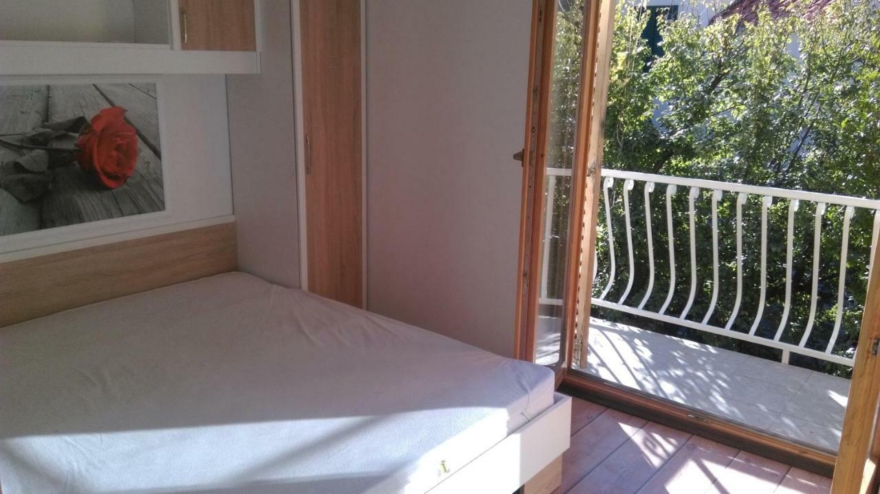 Apartman Restovic Бол Екстер'єр фото
